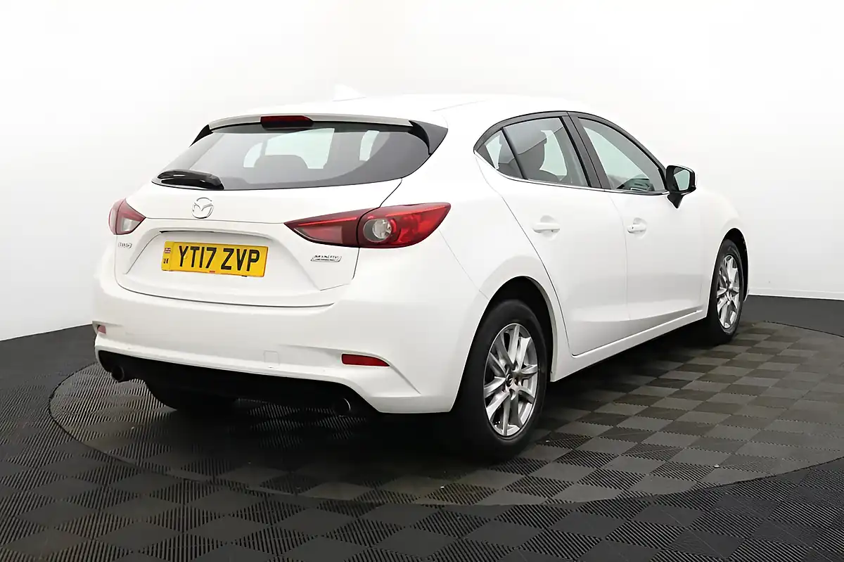 Used 2017 Mazda Mazda3 Se Nav White - Interior and Exterior details 4