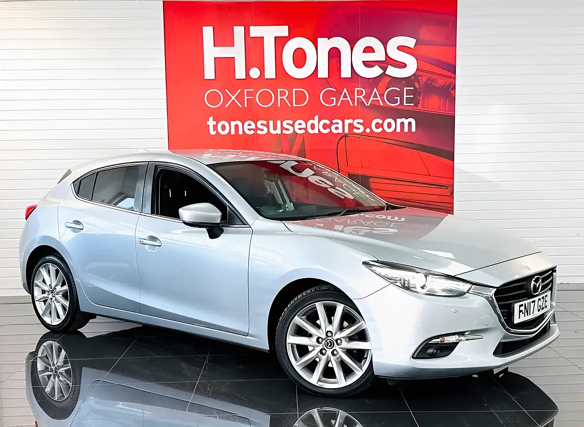 Used 2017 Mazda Mazda3 Sport Nav Silver - Front View