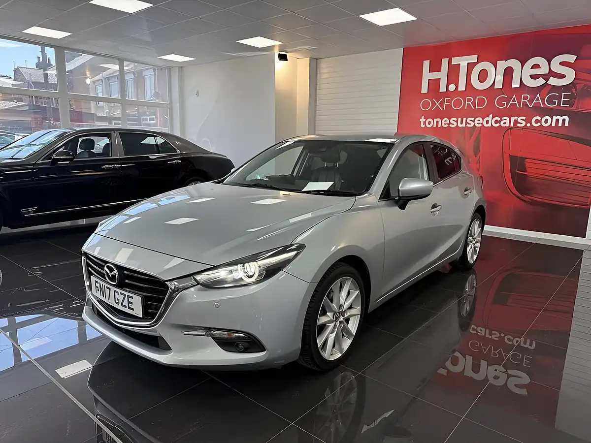 Used 2017 Mazda Mazda3 Sport Nav Silver - Interior and Exterior details 19