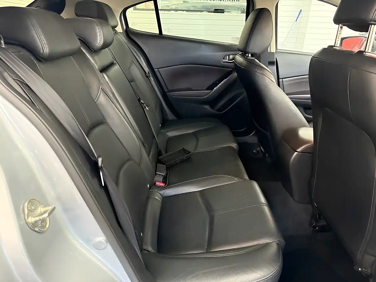 Used 2017 Mazda Mazda3 Sport Nav Silver - Interior and Exterior details 5