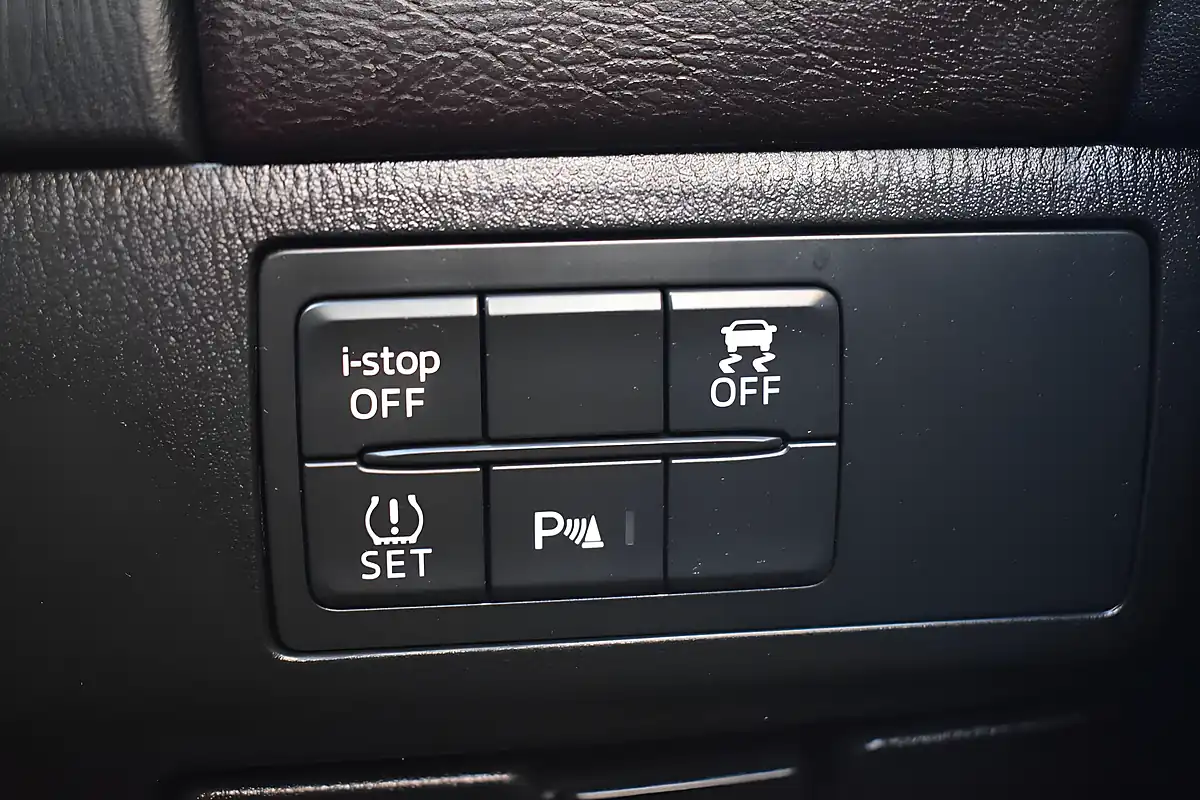 Used 2017 Mazda Mazda6 Sport Nav Black - Interior and Exterior details 19