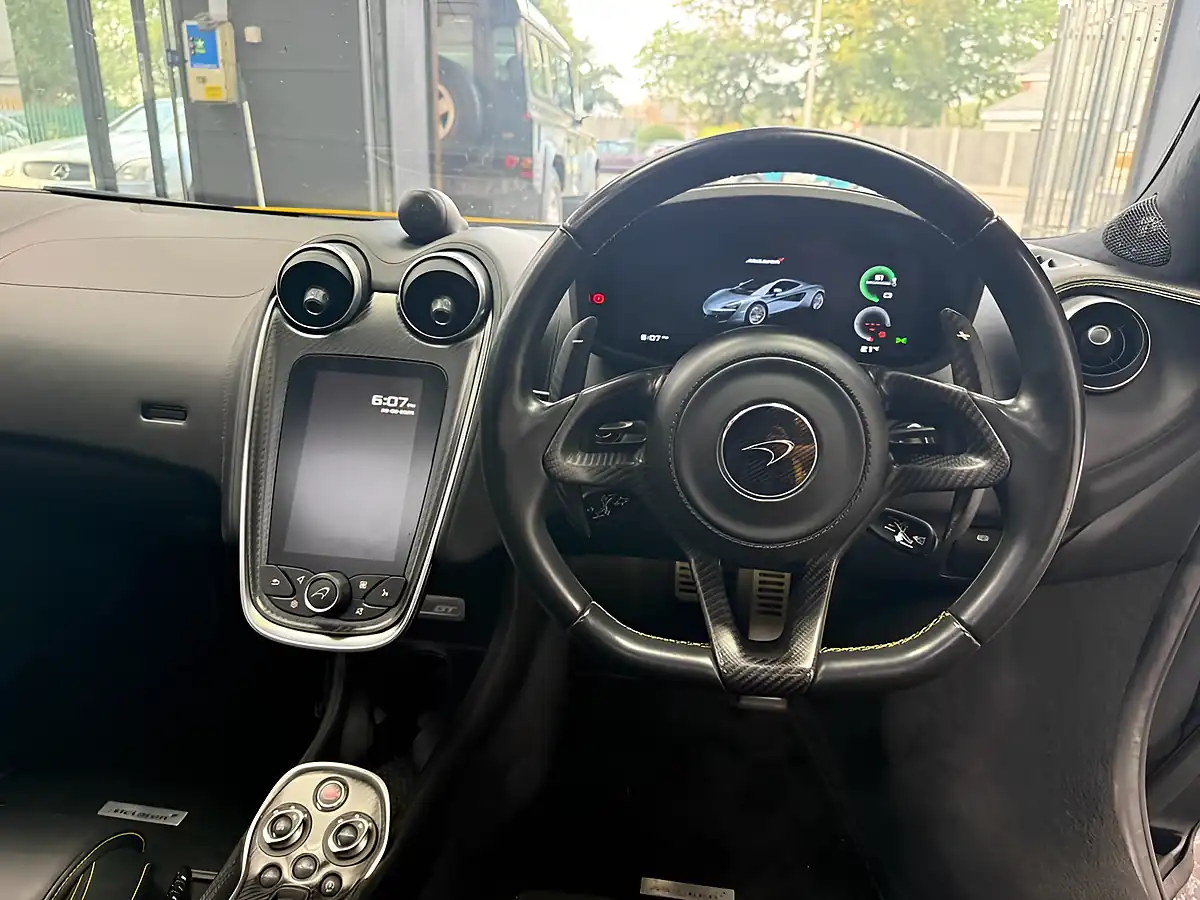 Used 2017 Mclaren 570GT Coupe Yellow - Interior and Exterior details 11