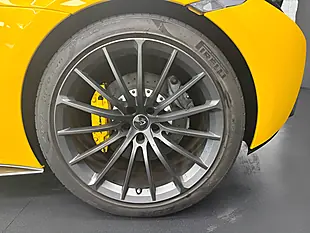 Used 2017 Mclaren 570GT Coupe Yellow - Interior and Exterior details 13