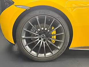Used 2017 Mclaren 570GT Coupe Yellow - Interior and Exterior details 14