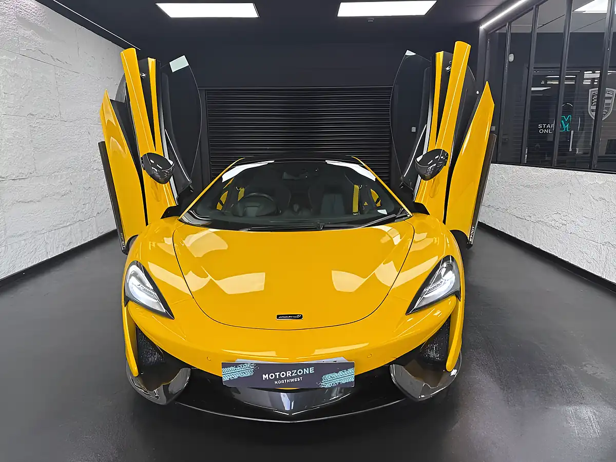 Used 2017 Mclaren 570GT Coupe Yellow - Interior and Exterior details 18