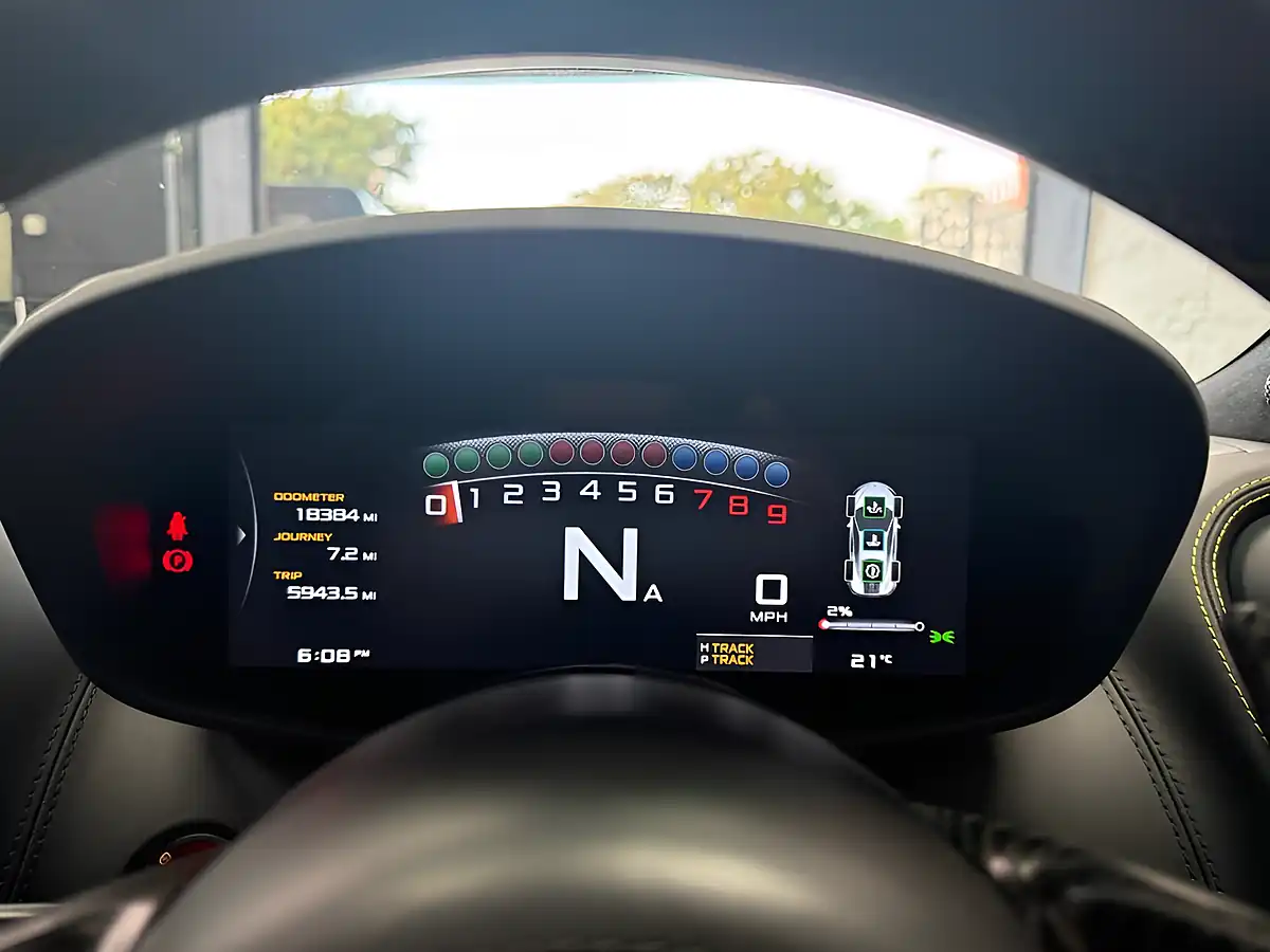 Used 2017 Mclaren 570GT Coupe Yellow - Interior and Exterior details 20