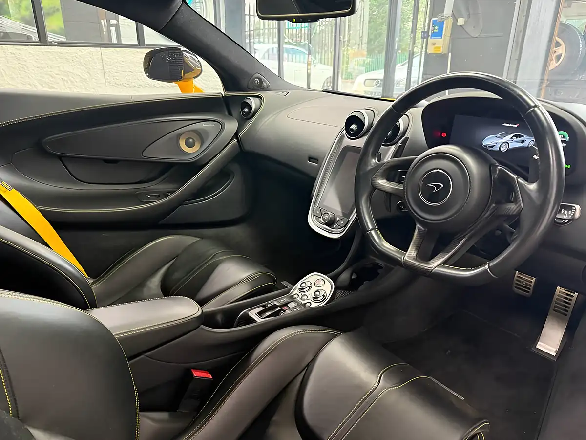 Used 2017 Mclaren 570GT Coupe Yellow - Interior and Exterior details 5