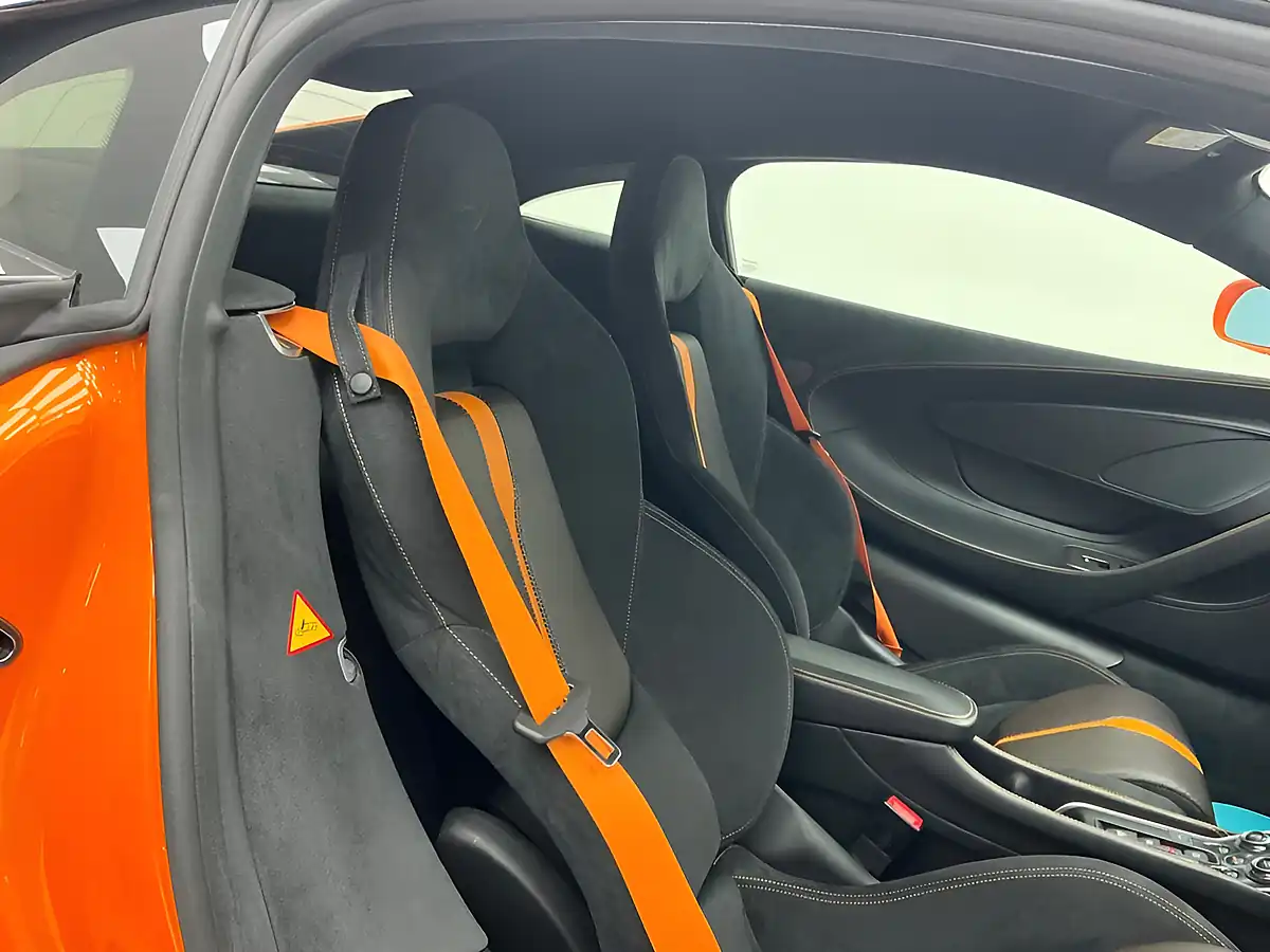 Used 2017 Mclaren 570s Coupe Orange - Interior and Exterior details 12