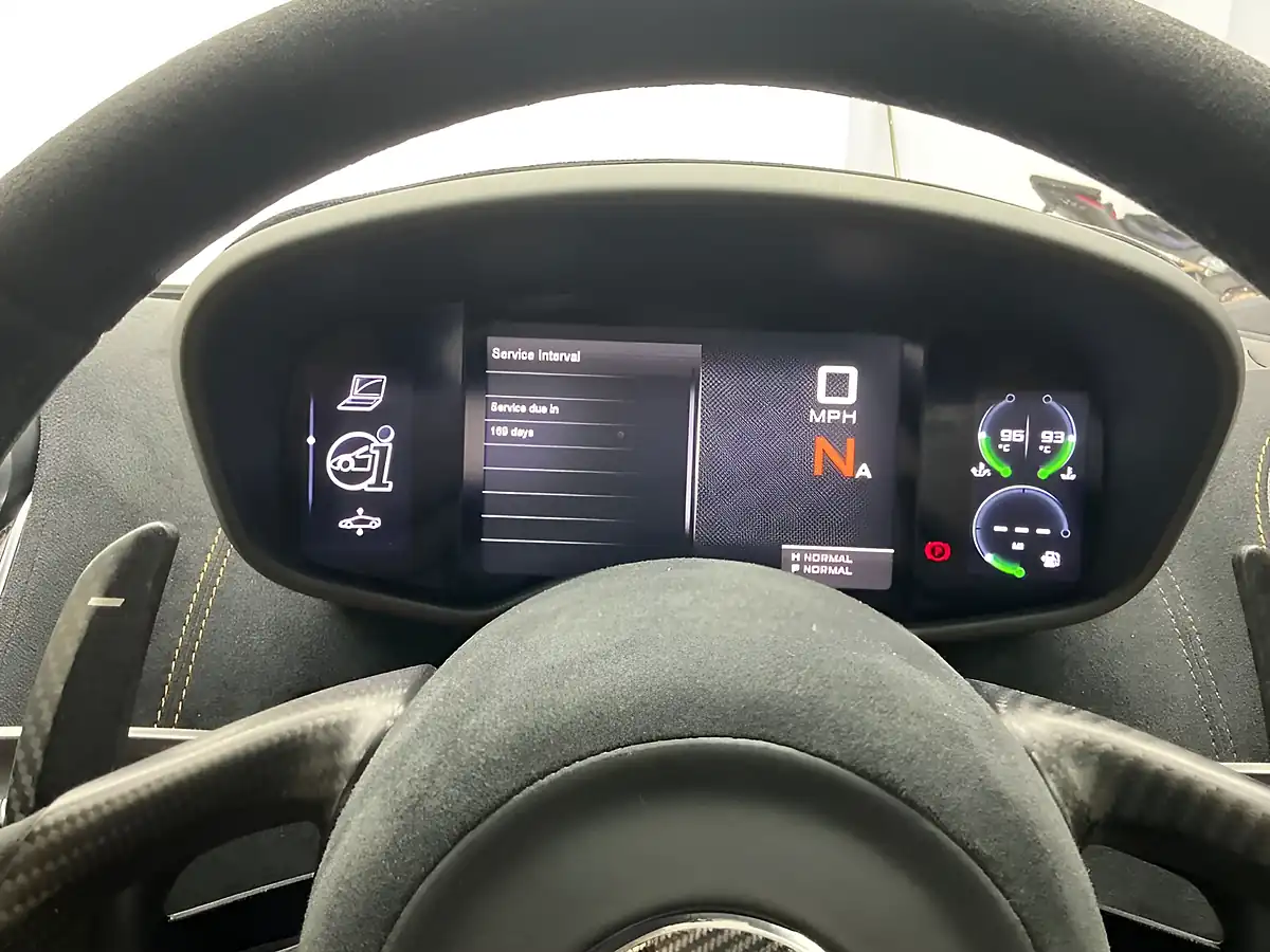 Used 2017 Mclaren 570s Coupe Orange - Interior and Exterior details 20