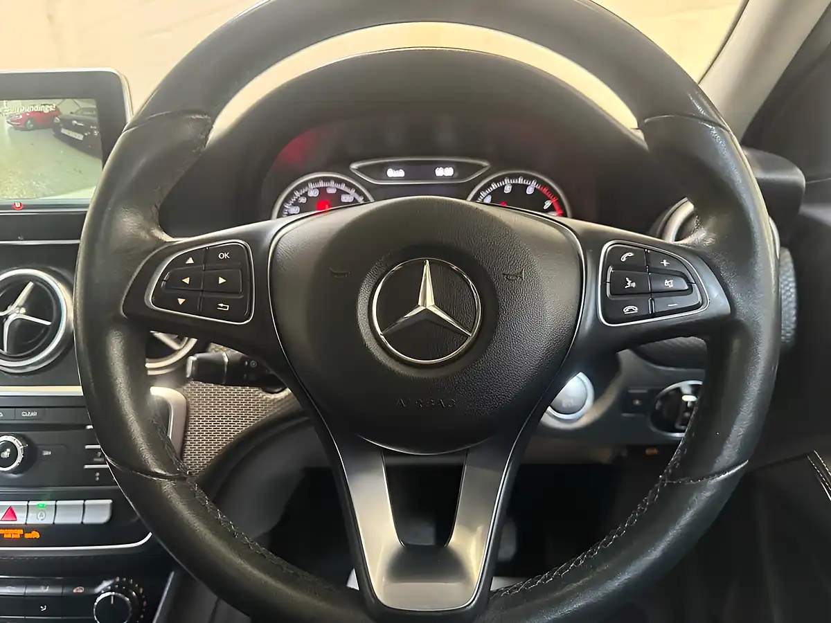 Used 2017 Mercedes-Benz a-Class Se White - Interior and Exterior details 18