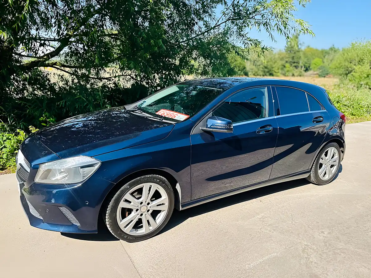 Used 2017 Mercedes-Benz a Class Sport Executive Blue - Interior and Exterior details 3
