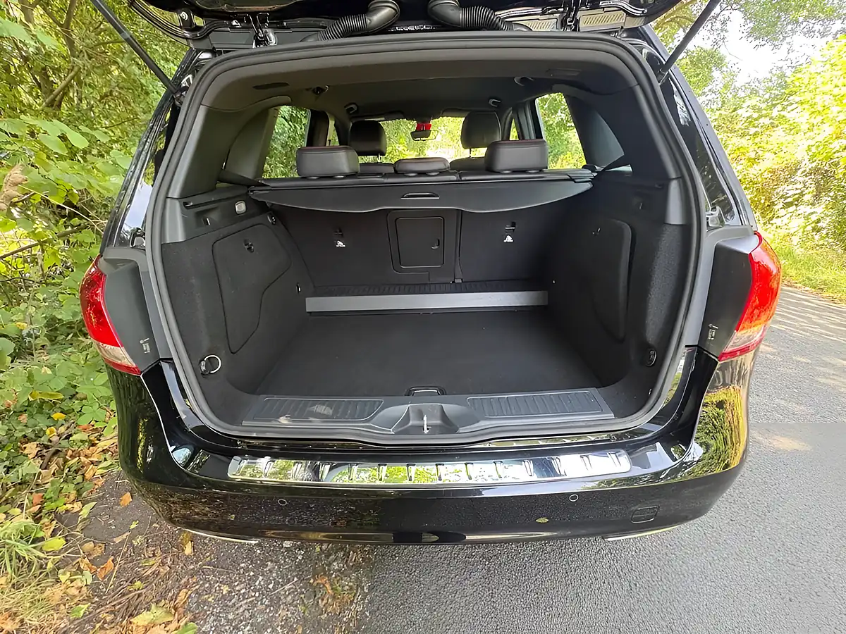 Used 2017 Mercedes-Benz B Class AMG Line (executive) Black - Interior and Exterior details 16