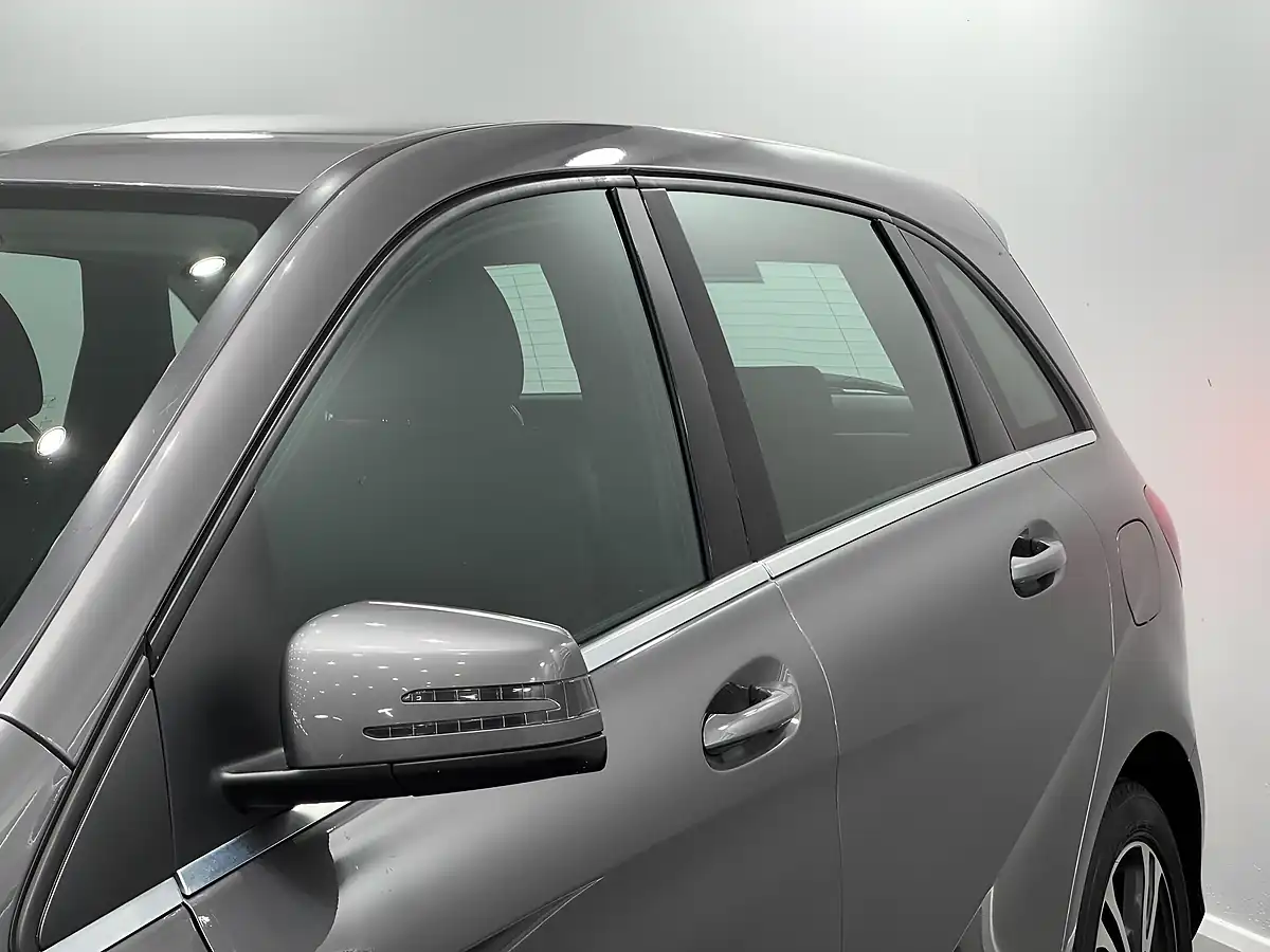 Used 2017 Mercedes-Benz B Class Se Grey - Interior and Exterior details 11
