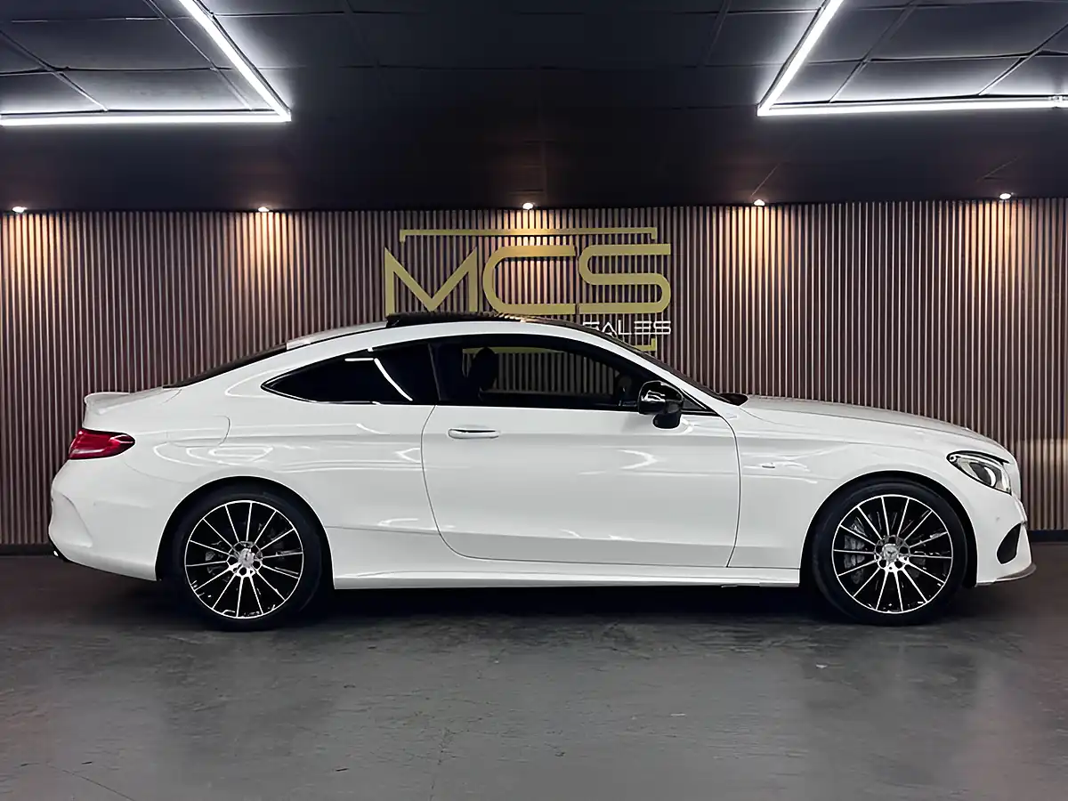 Used 2017 Mercedes-Benz C-Class AMG Premium+ White - Interior and Exterior details 4