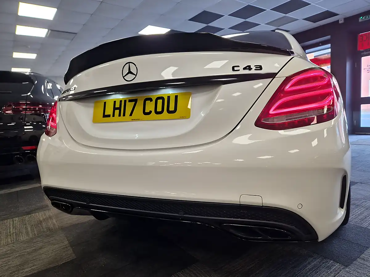 Used 2017 Mercedes-Benz C-Class Premium Plus Diamond White - Interior and Exterior details 10