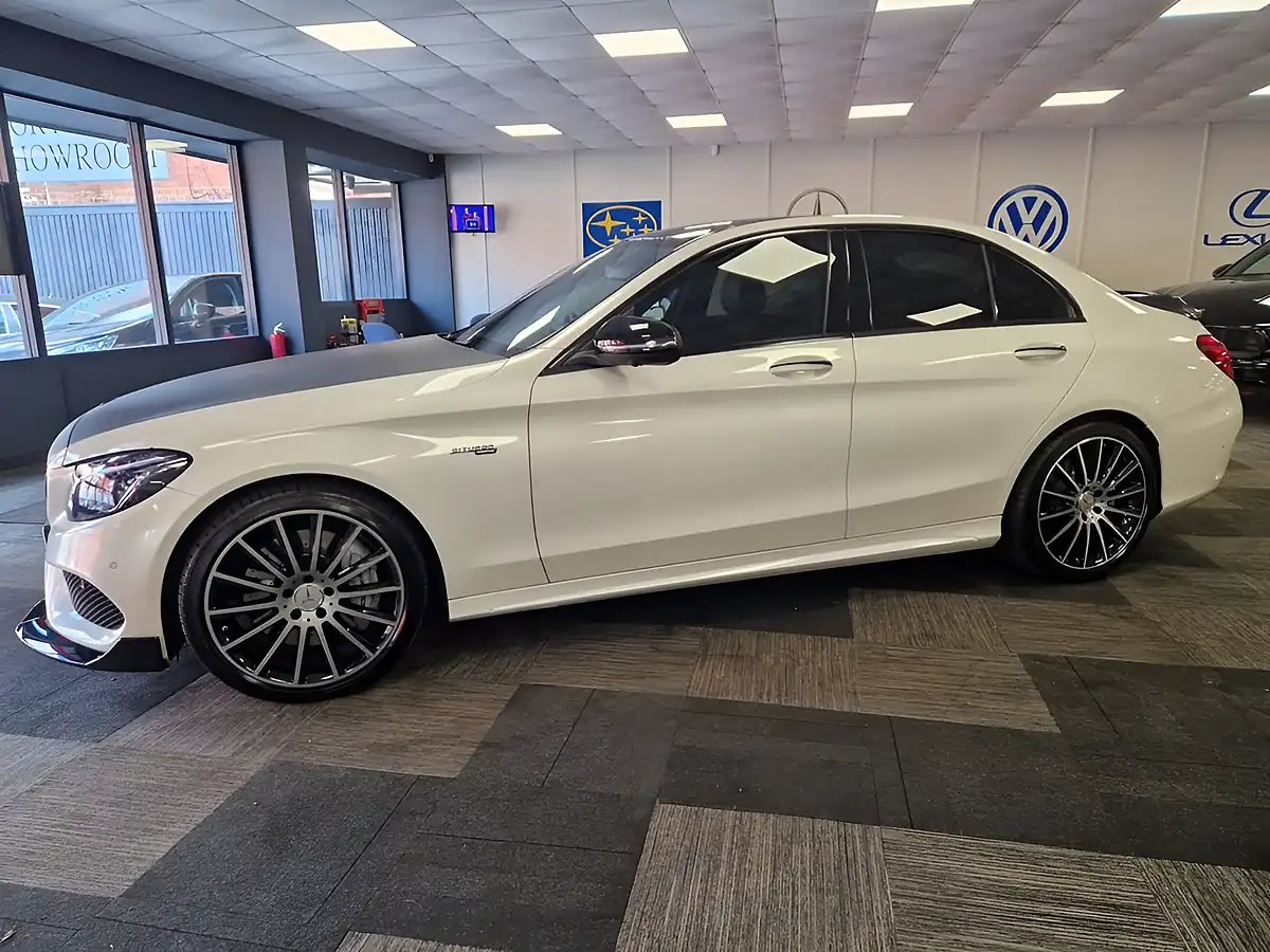 Used 2017 Mercedes-Benz C-Class Premium Plus Diamond White - Interior and Exterior details 5