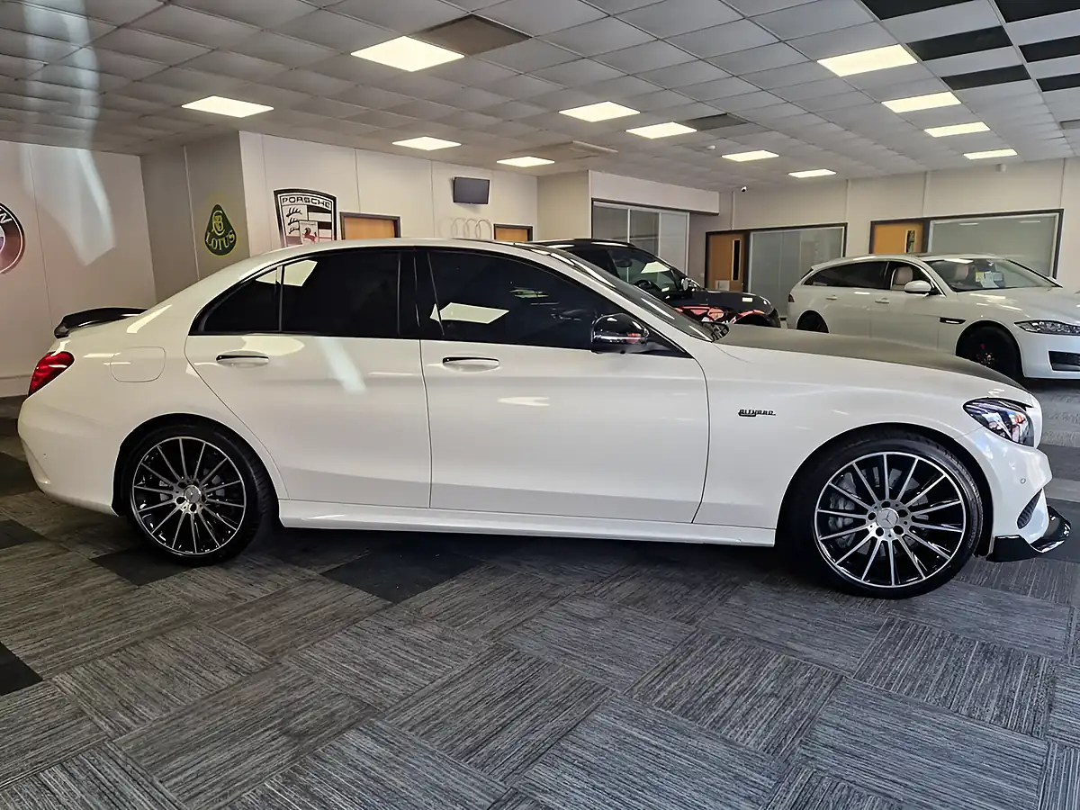 Used 2017 Mercedes-Benz C-Class Premium Plus Diamond White - Interior and Exterior details 6