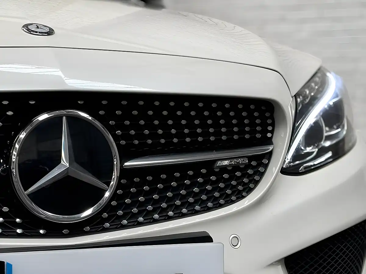 Used 2017 Mercedes-Benz C Class Premium Plus Diamond White - Interior and Exterior details 20