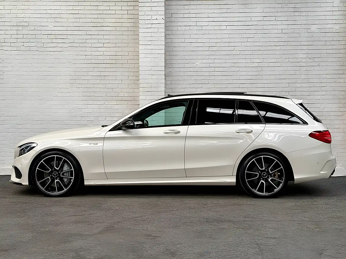 Used 2017 Mercedes-Benz C Class Premium Plus Diamond White - Interior and Exterior details 6