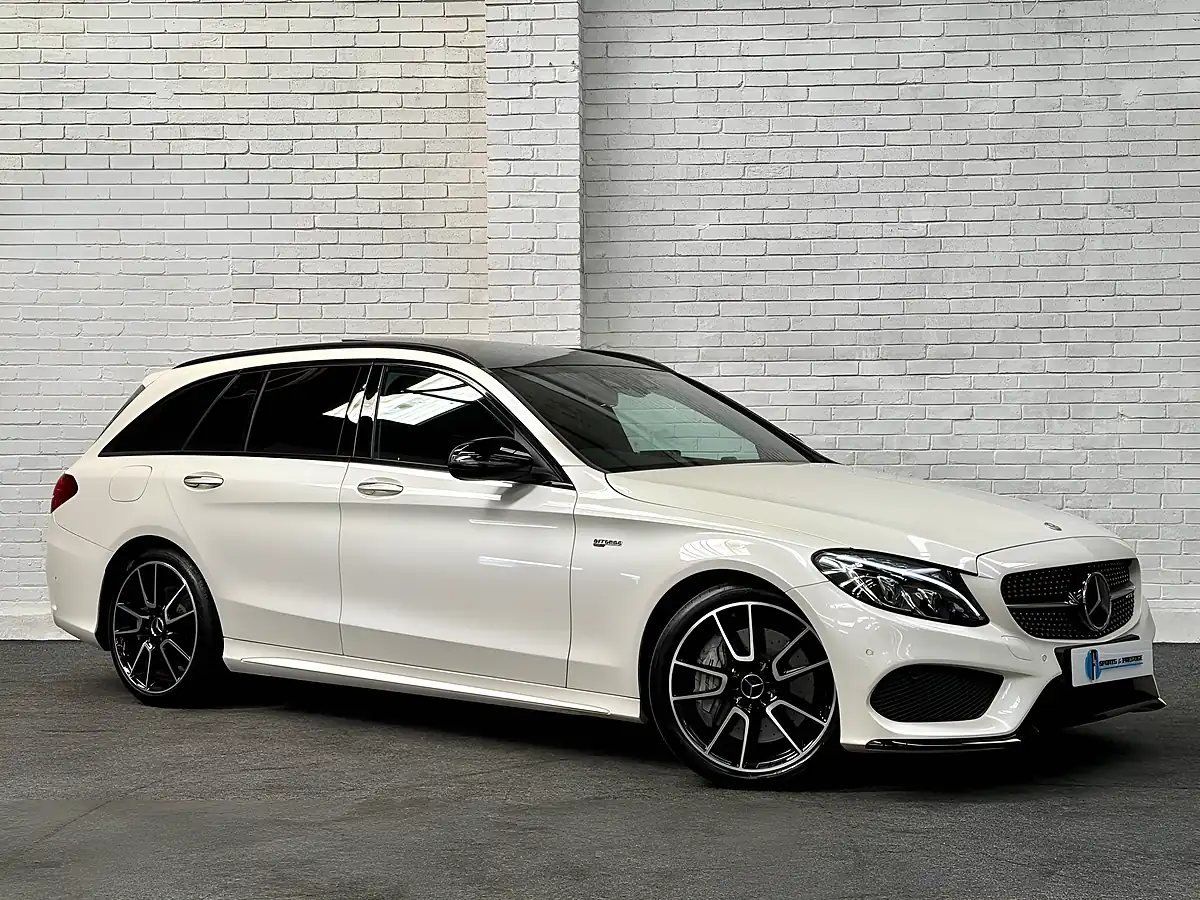 Used 2017 Mercedes-Benz C Class Premium Plus Diamond White - Interior and Exterior details 7