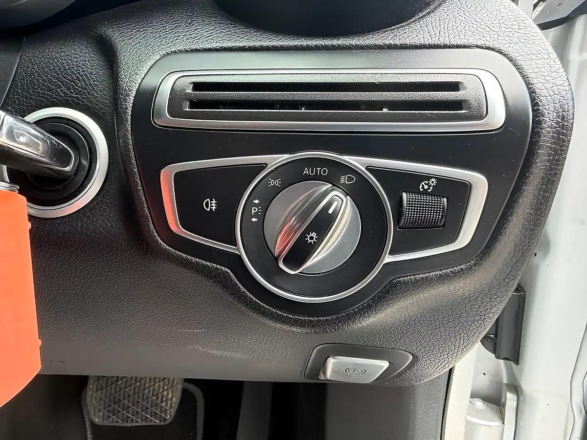 Used 2017 Mercedes-Benz C Class Sport Silver - Interior and Exterior details 17