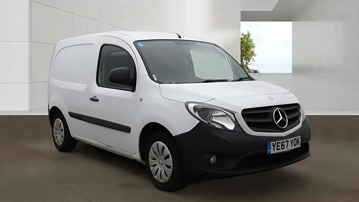 Used 2017 Mercedes-Benz Citan Blueefficiency White - Front View