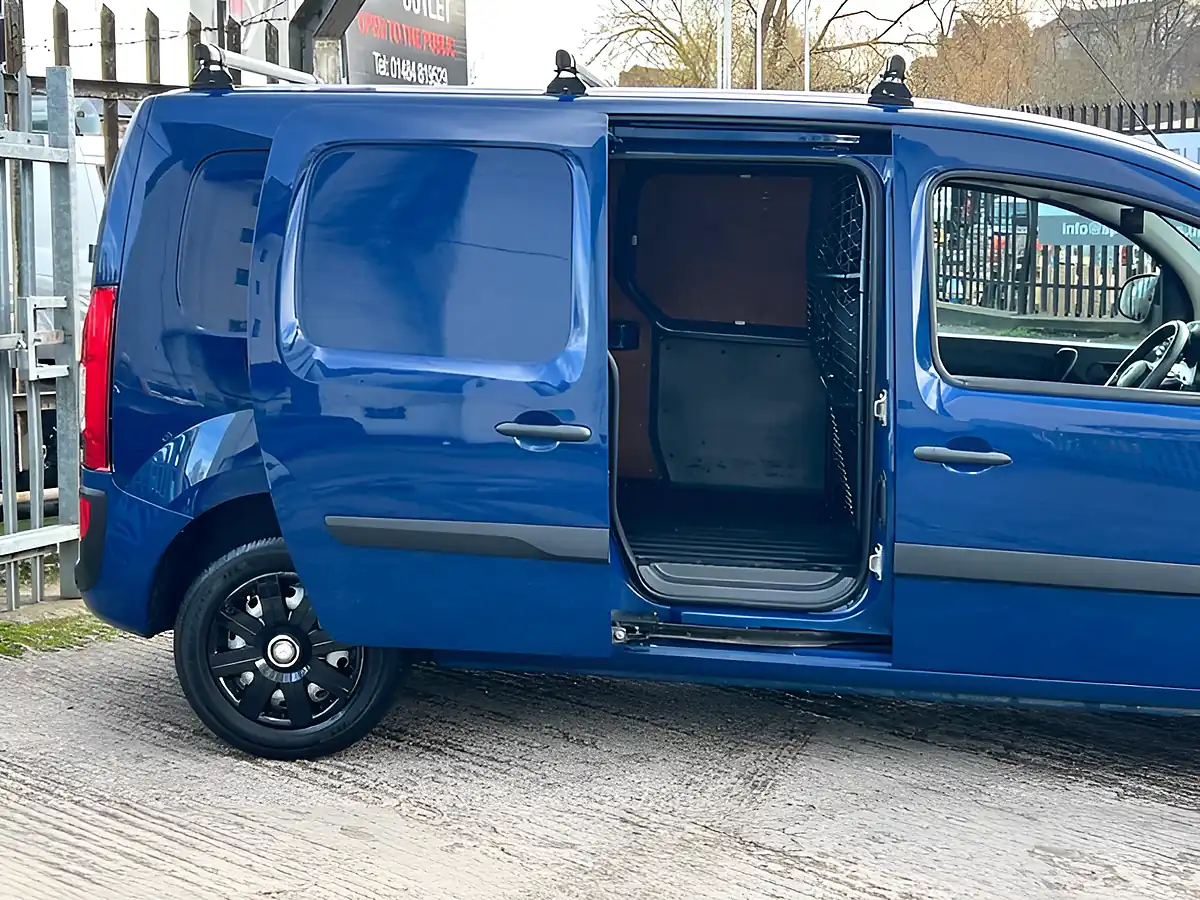 Used 2017 Mercedes-Benz Citan L3 Blue - Interior and Exterior details 10