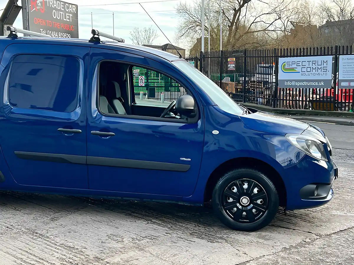 Used 2017 Mercedes-Benz Citan L3 Blue - Interior and Exterior details 12