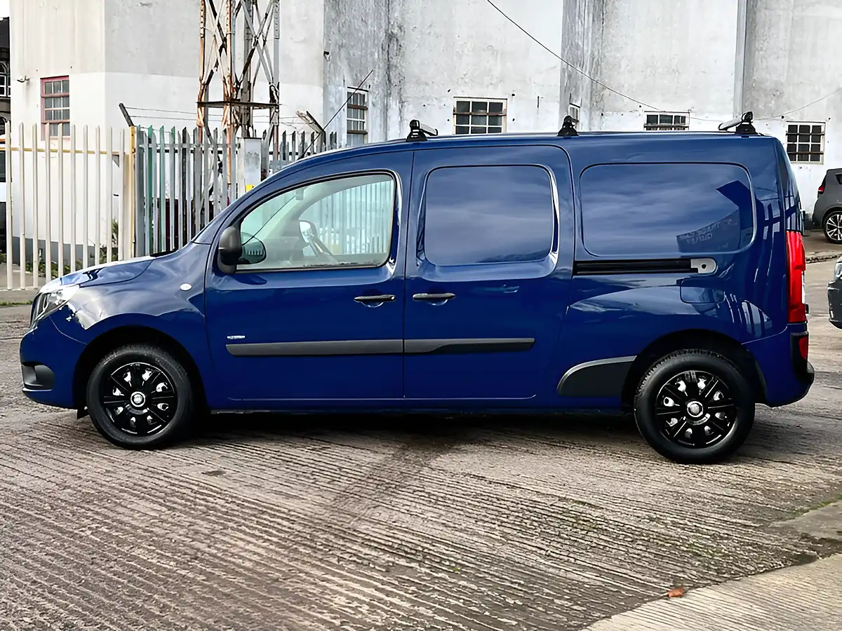 Used 2017 Mercedes-Benz Citan L3 Blue - Interior and Exterior details 14