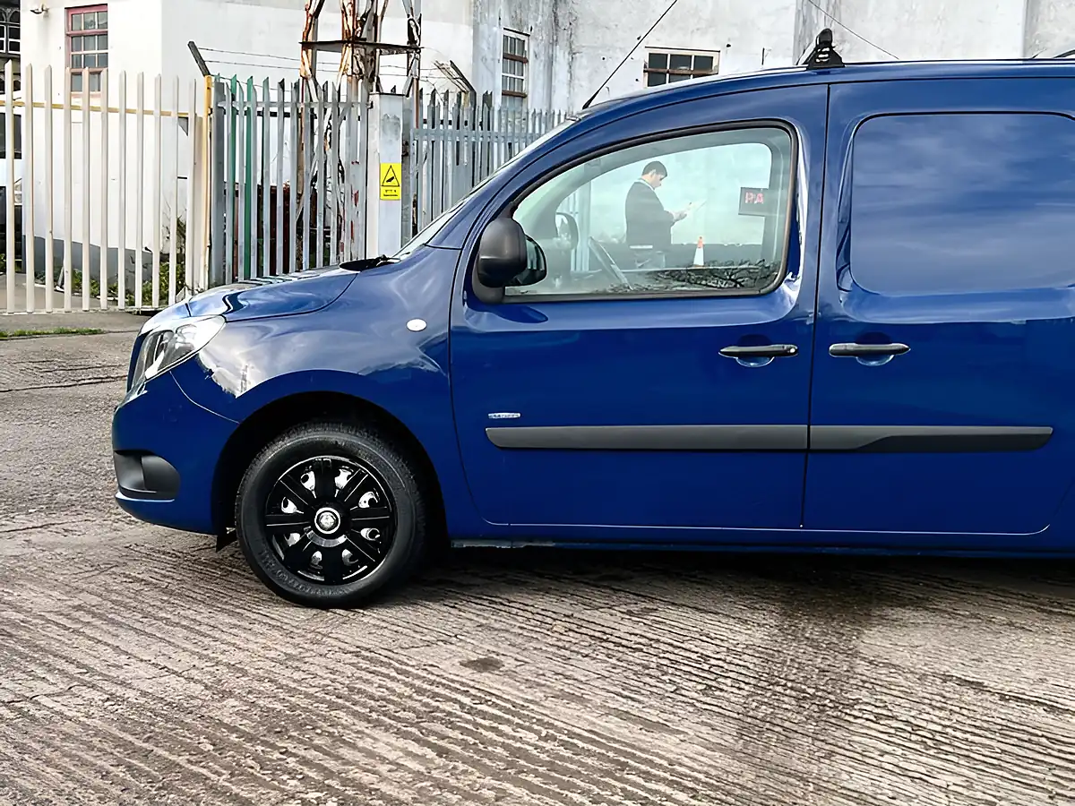 Used 2017 Mercedes-Benz Citan L3 Blue - Interior and Exterior details 15