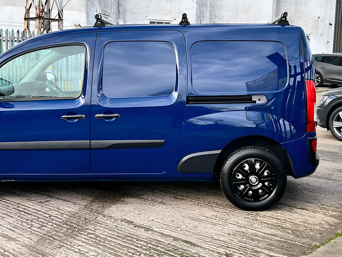 Used 2017 Mercedes-Benz Citan L3 Blue - Interior and Exterior details 16