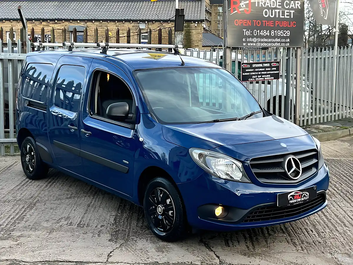 Used 2017 Mercedes-Benz Citan L3 Blue - Interior and Exterior details 4