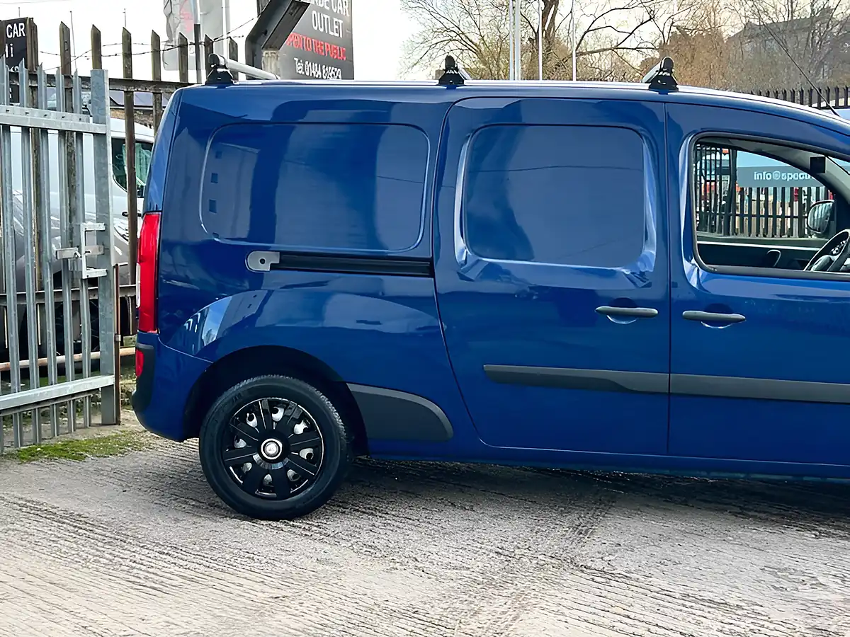 Used 2017 Mercedes-Benz Citan L3 Blue - Interior and Exterior details 9
