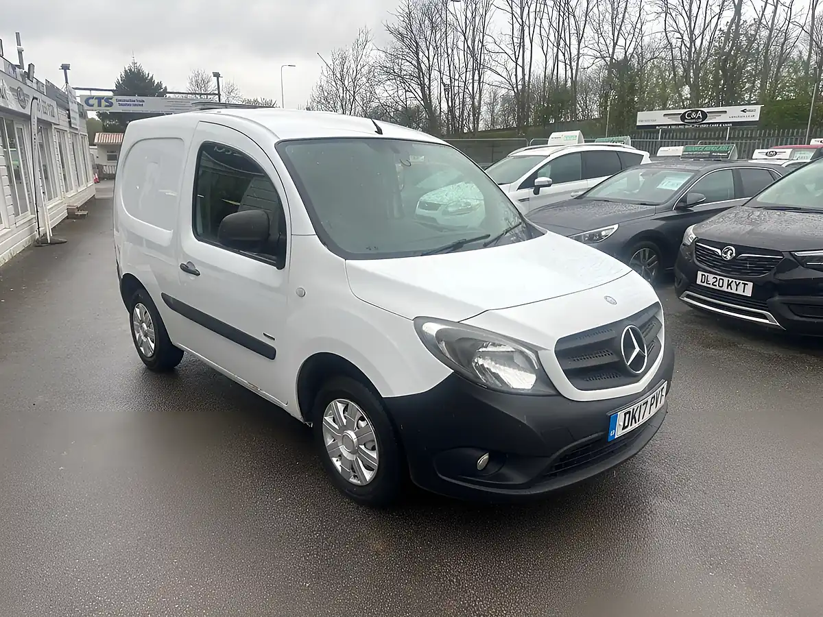 Used 2017 Mercedes-Benz Citan Panel Van White - Front View