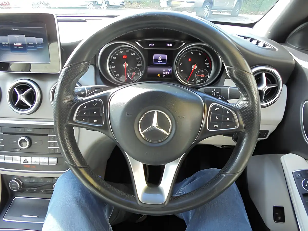 Used 2017 Mercedes-Benz Cla Class Sport Shooting Brake Black - Interior and Exterior details 10
