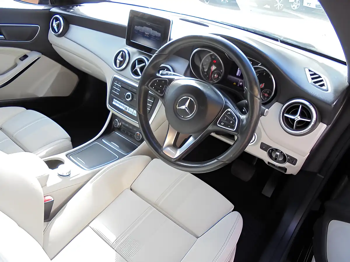 Used 2017 Mercedes-Benz Cla Class Sport Shooting Brake Black - Interior and Exterior details 9