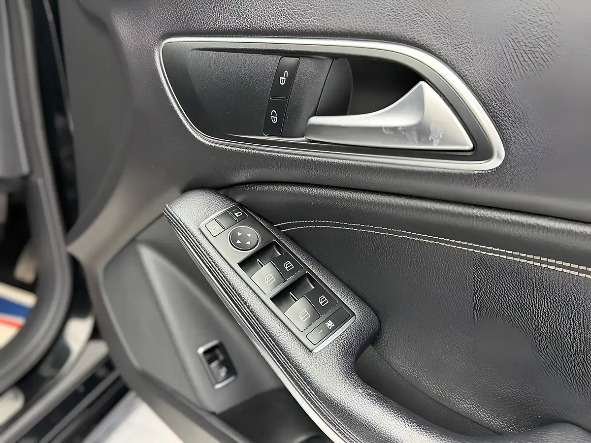 Used 2017 Mercedes-Benz Cla Sport Shooting Brake Black - Interior and Exterior details 14