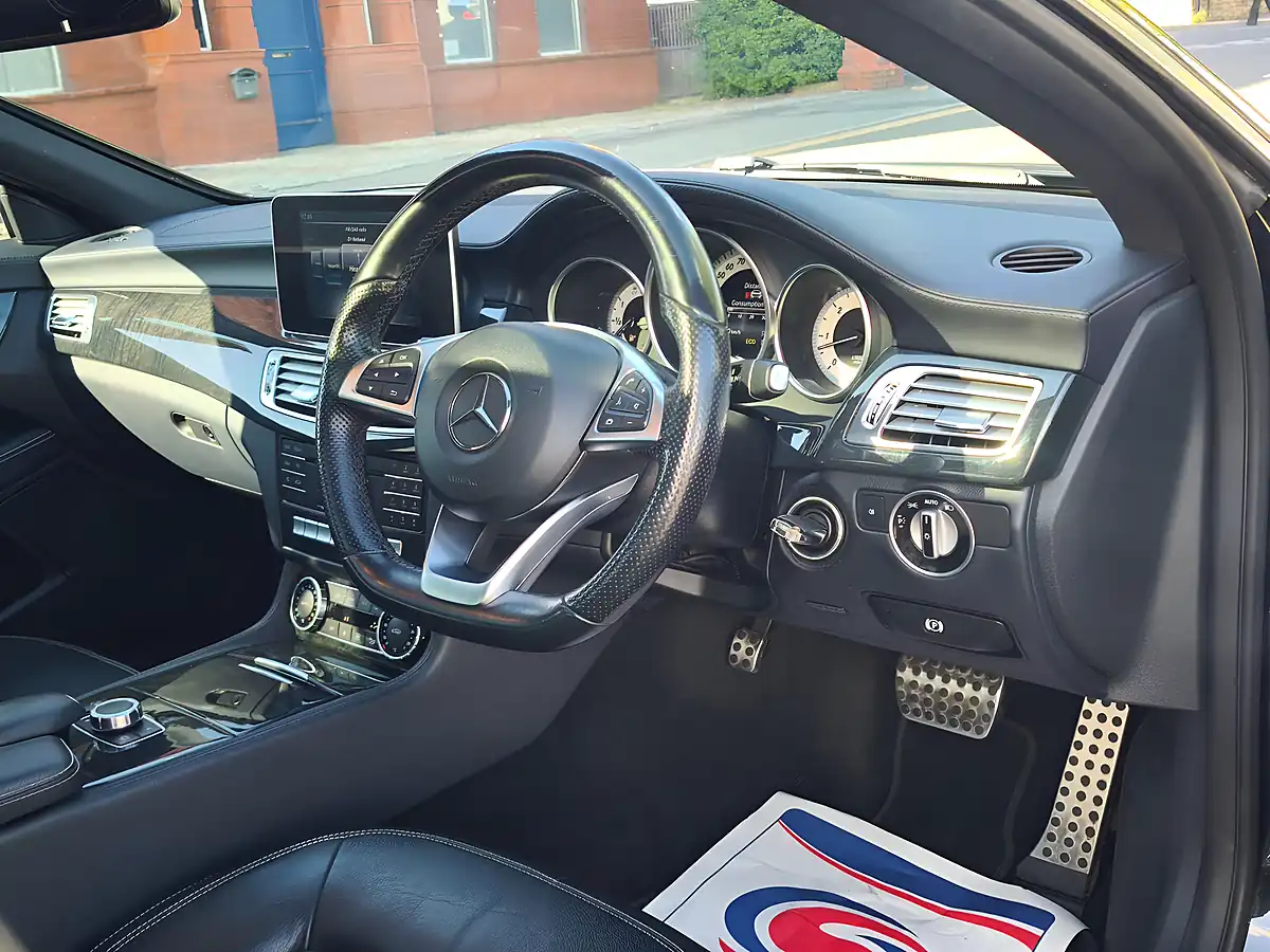 Used 2017 Mercedes-Benz Cls AMG Line (premium) Black - Interior and Exterior details 4