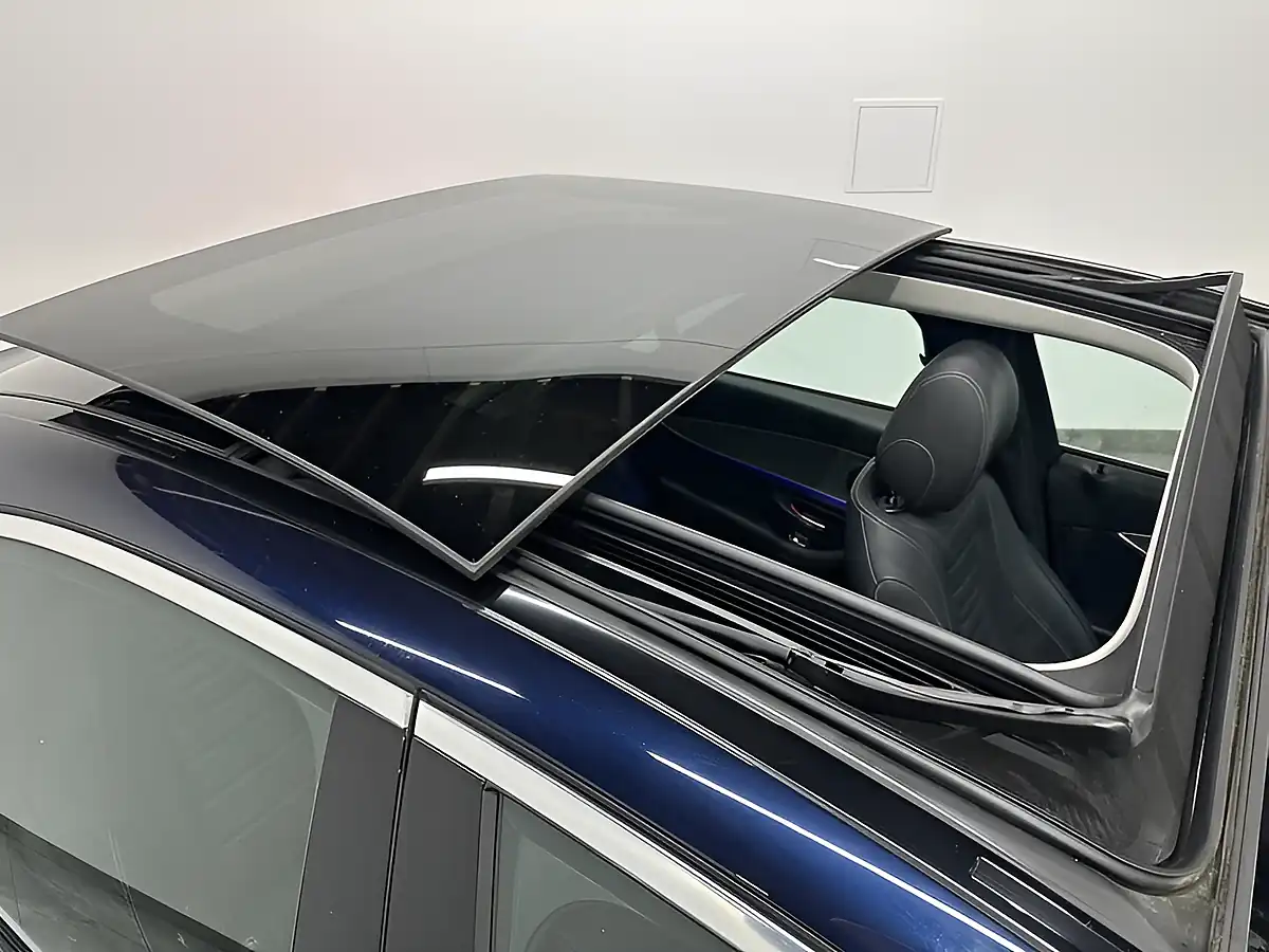 Used 2017 Mercedes-Benz E Class Se (premium) Blue - Interior and Exterior details 11
