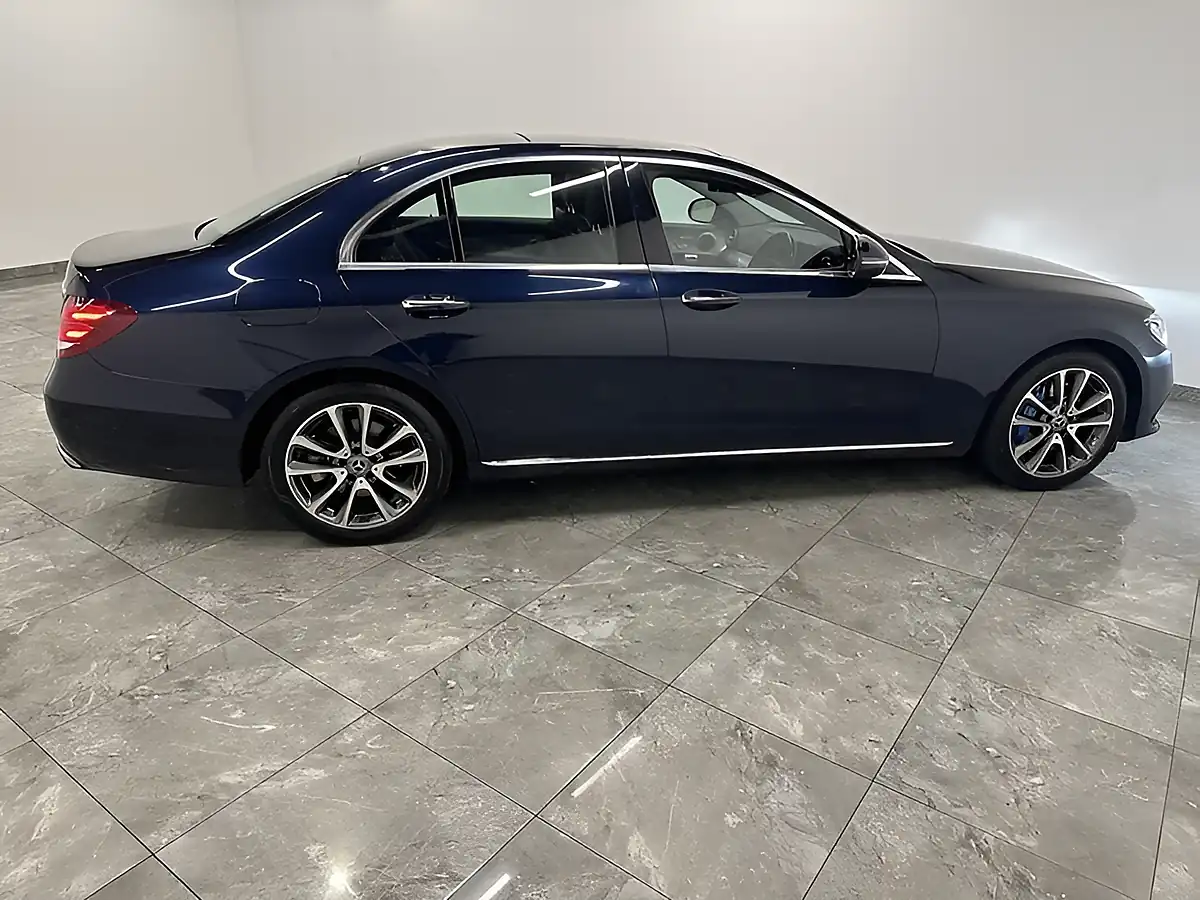 Used 2017 Mercedes-Benz E Class Se (premium) Blue - Interior and Exterior details 9