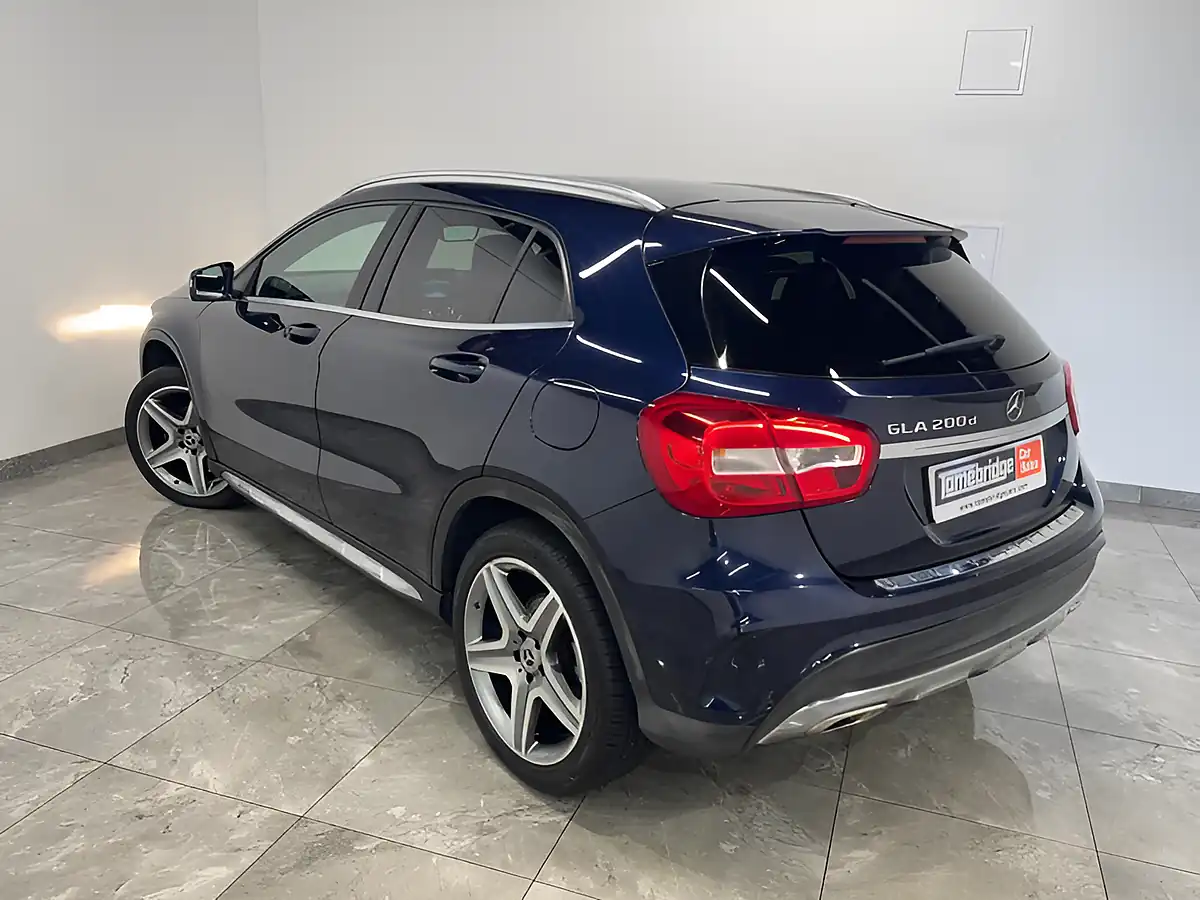 Used 2017 Mercedes-Benz Gla AMG Line Blue - Interior and Exterior details 5