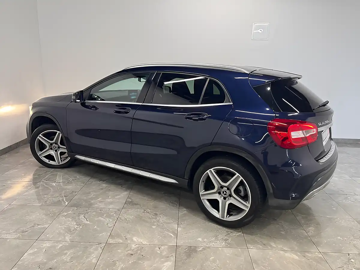 Used 2017 Mercedes-Benz Gla AMG Line Blue - Interior and Exterior details 6