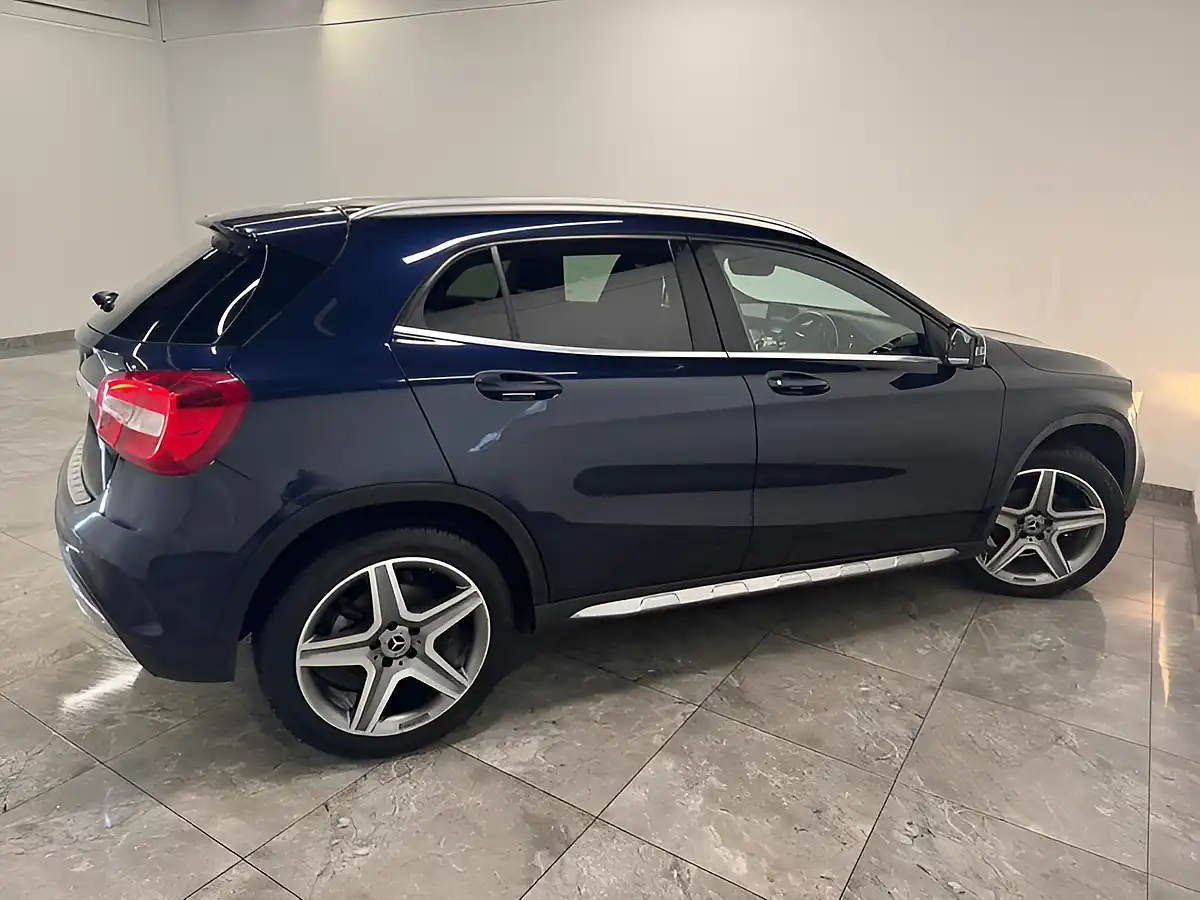 Used 2017 Mercedes-Benz Gla AMG Line Blue - Interior and Exterior details 8