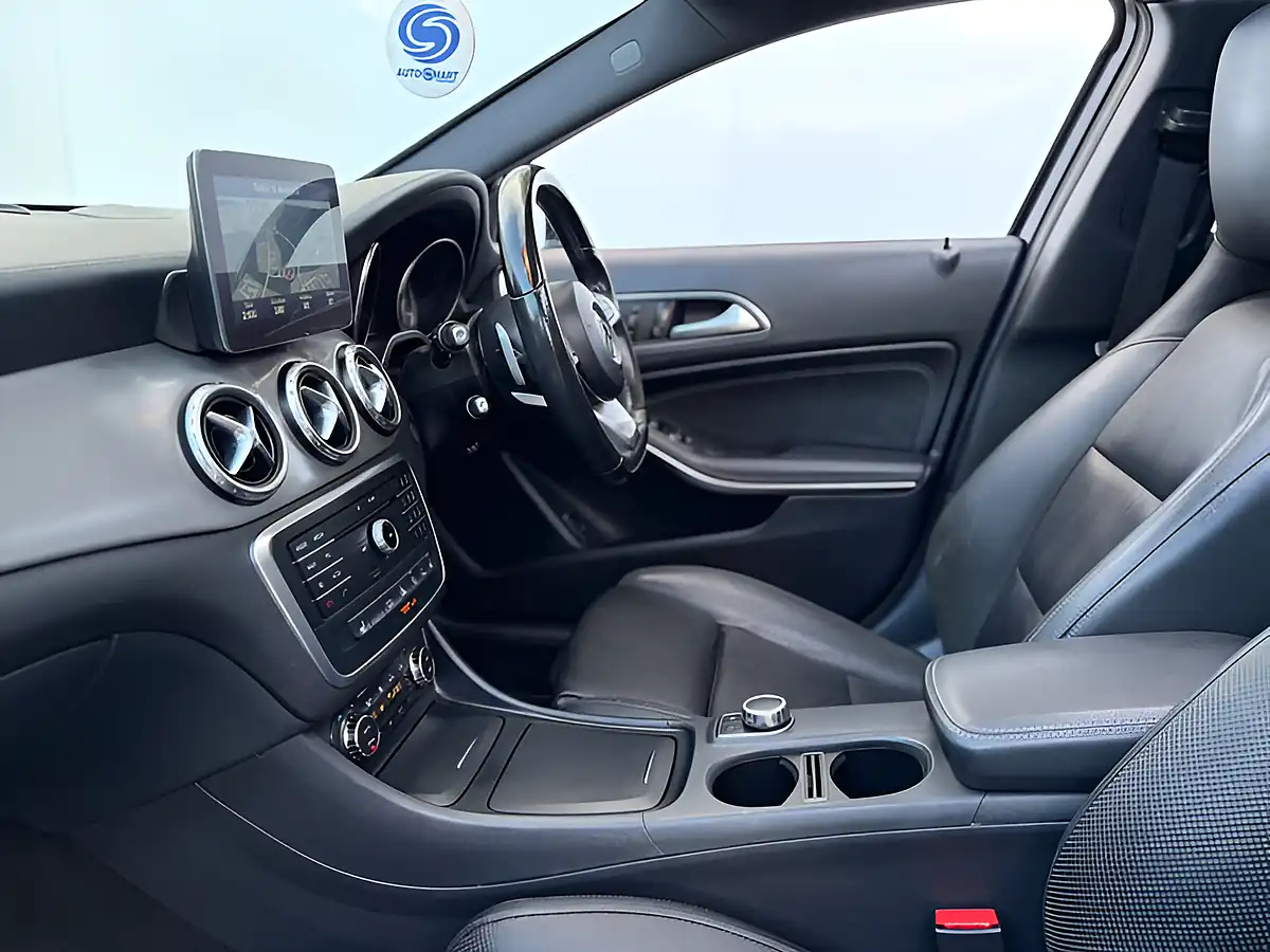 Used 2017 Mercedes-Benz Gla AMG Line Premium+ Cavansite Blue - Interior and Exterior details 20