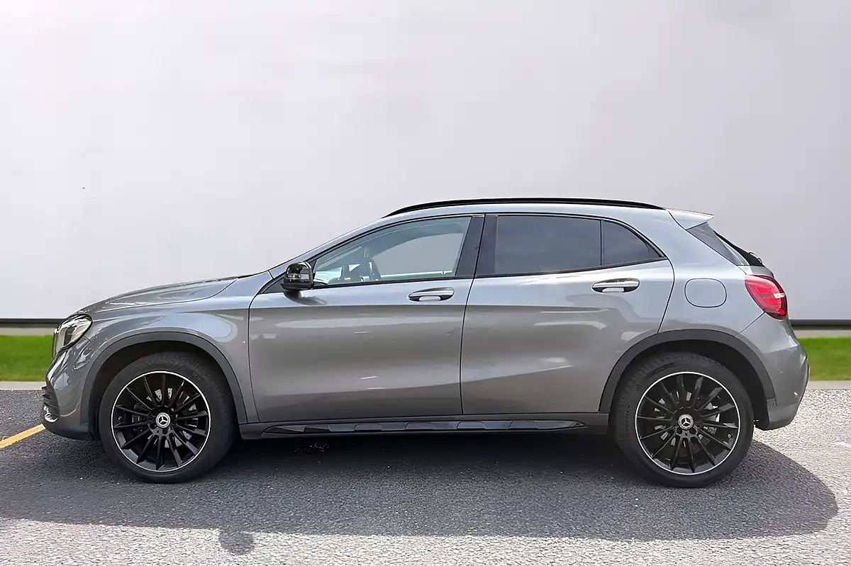Used 2017 Mercedes-Benz Gla AMG Line Premium Grey - Interior and Exterior details 4