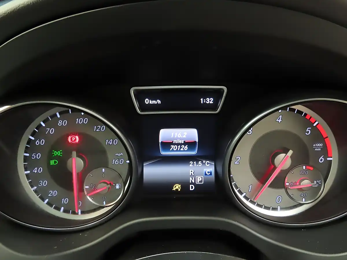 Used 2017 Mercedes-Benz Gla AMG Line (premium Plus) Grey - Interior and Exterior details 6