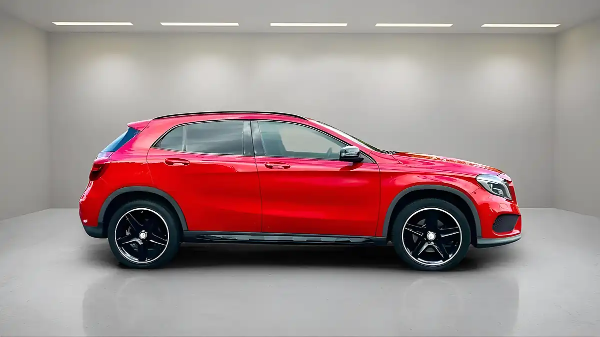 Used 2017 Mercedes-Benz Gla AMG Line Premium Red - Interior and Exterior details 3