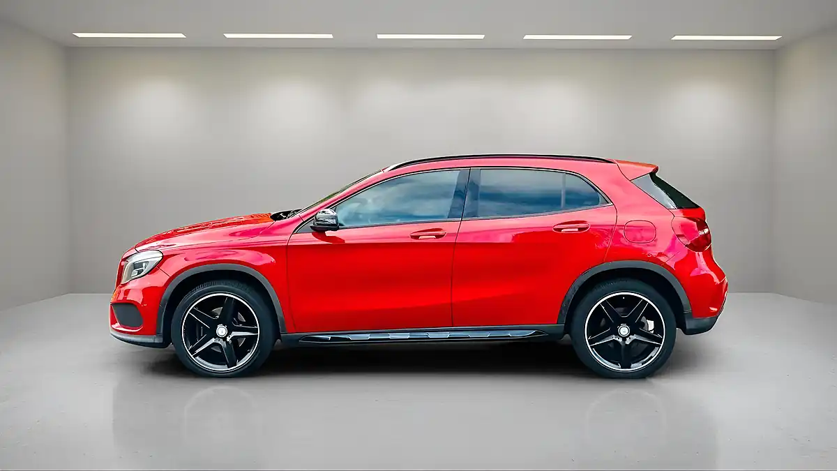 Used 2017 Mercedes-Benz Gla AMG Line Premium Red - Interior and Exterior details 4