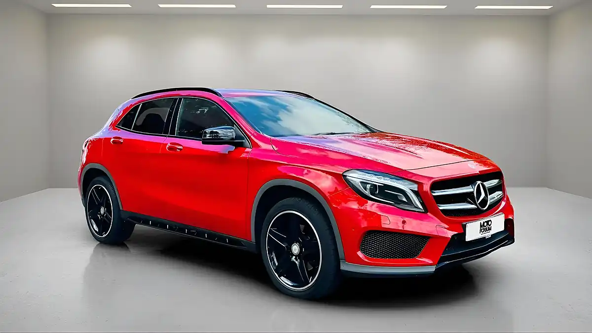 Used 2017 Mercedes-Benz Gla AMG Line Premium Red - Interior and Exterior details 5