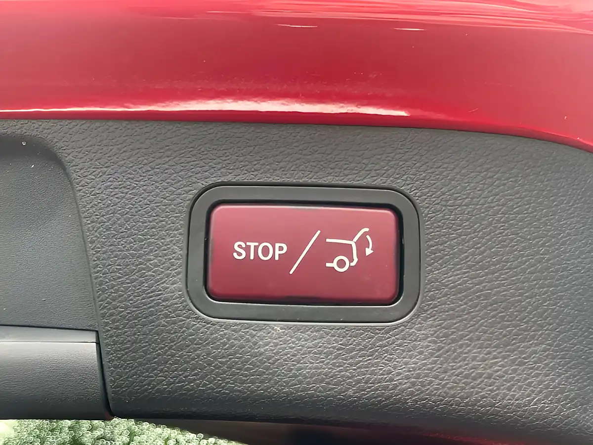 Used 2017 Mercedes-Benz Gla AMG Line (premium) Red - Interior and Exterior details 13